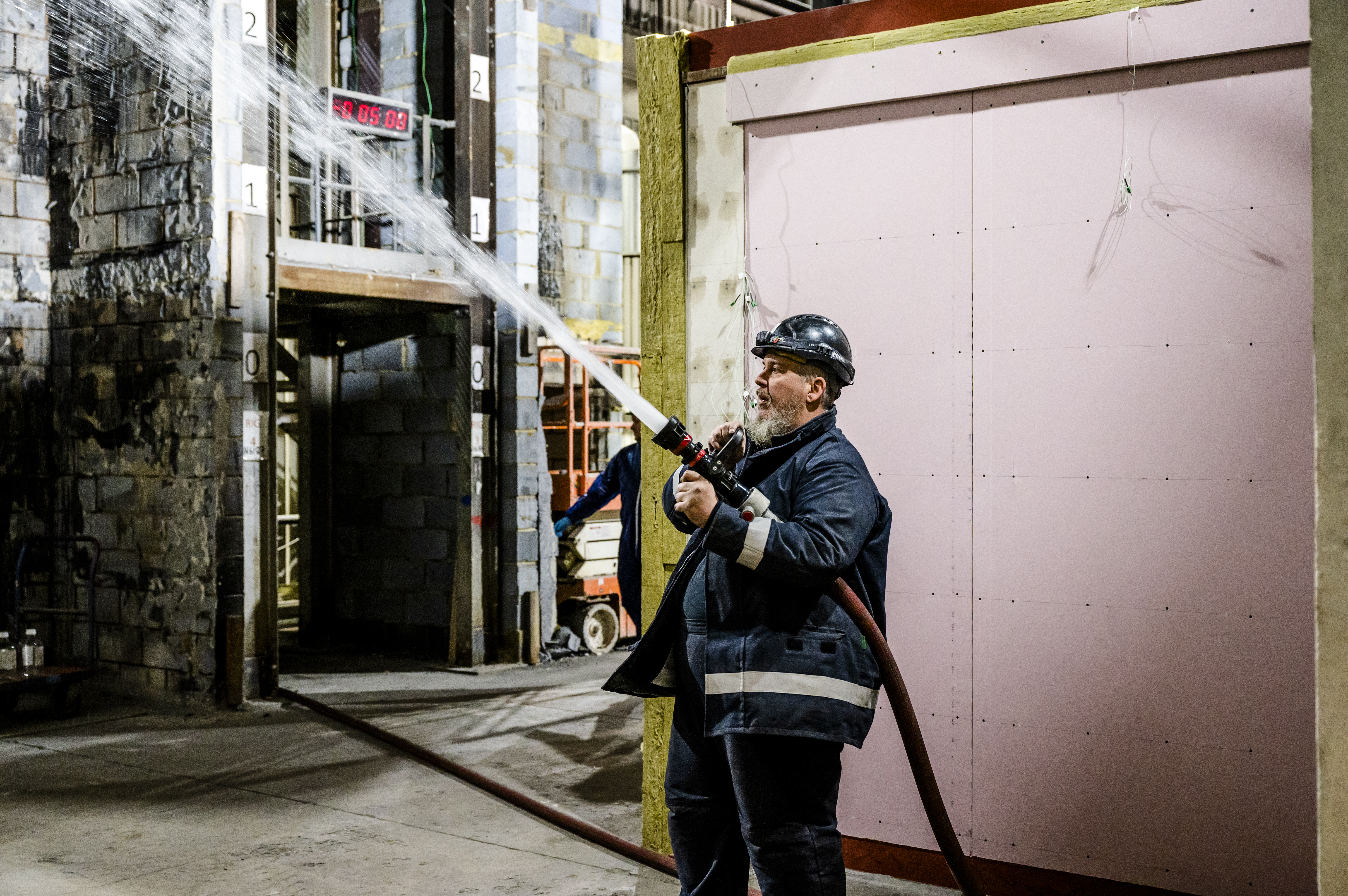 Steel beam fire protection systems tested by BRE 